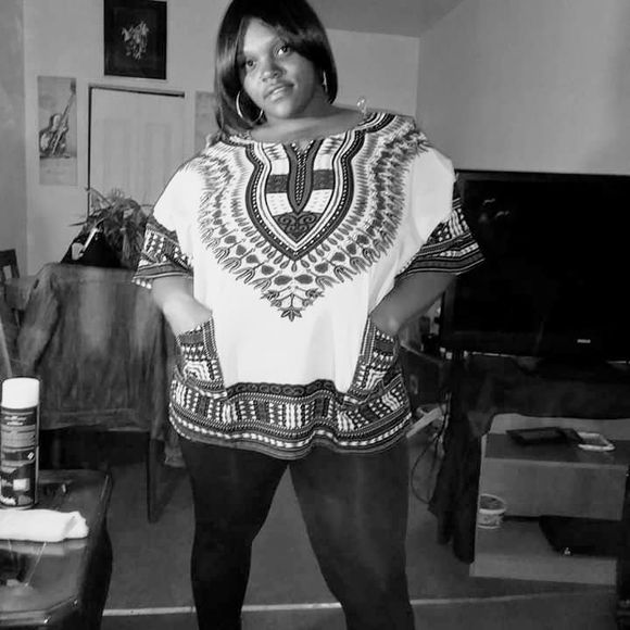 Meet your Posher, Markita - Picture 1 of 1